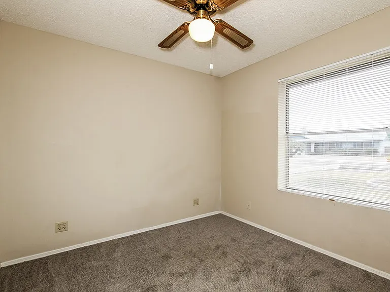 8602 W Ruth Ave — Photo 9