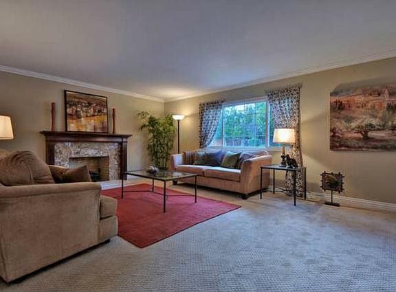 3rd image of 12453 Newport Ct