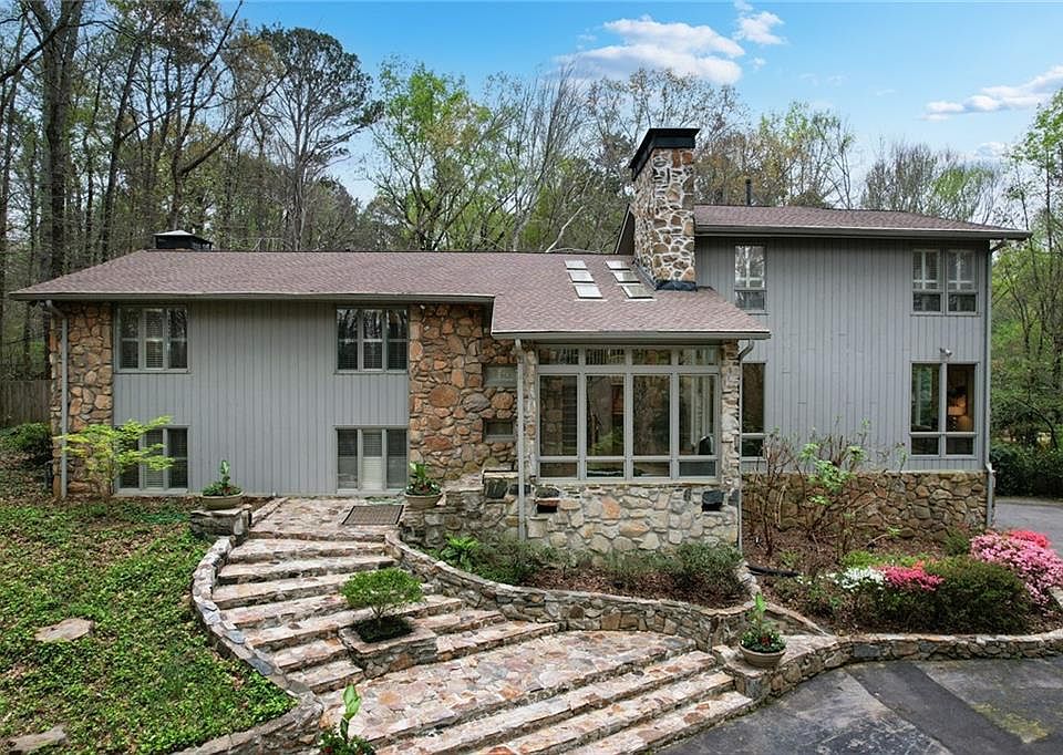 1st image of 5845 Winterthur Dr