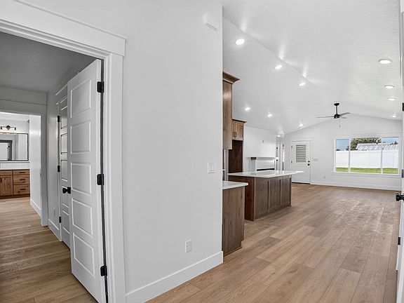4th image of 1286 Troy Ln