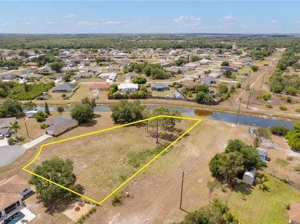 203 Reaville Ct, Fort Myers, FL 33913