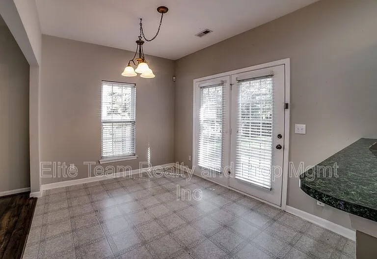 6434 Gatesville Ln — Photo 4