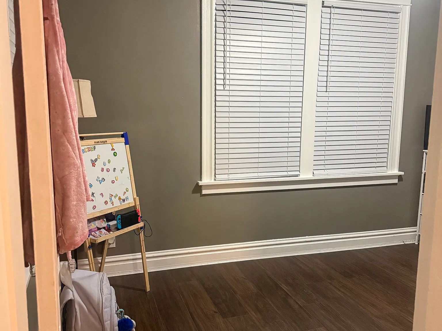 1 bed, 1200 sqft, $1,200 — Photo 2