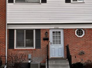 8501 Linder Ct, Skokie, IL 60077