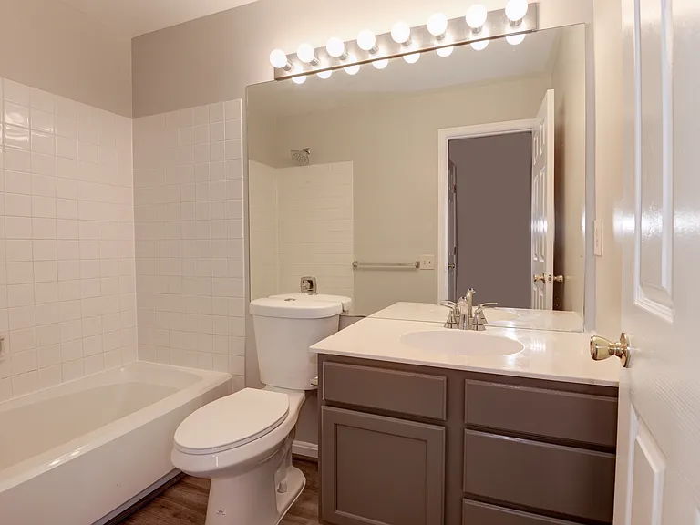 11205 Rienzi Pl #202 — Photo 32