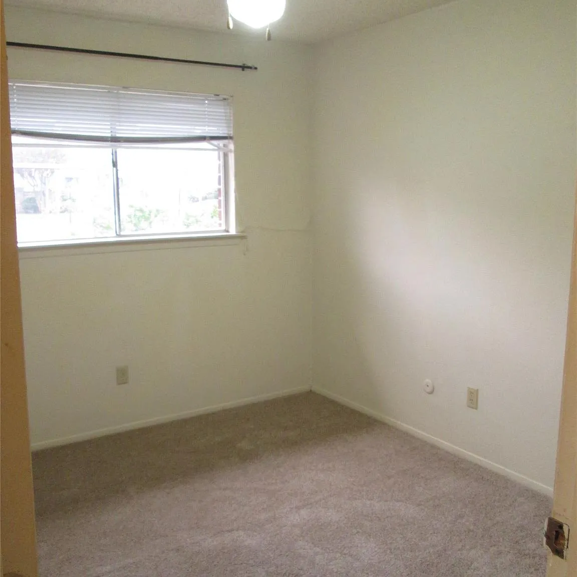 3 bed, 2.0 bath, 1626 sqft, $1,649 — Photo 4