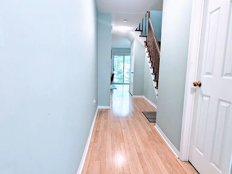 37 Wickstead Ct — Photo 23