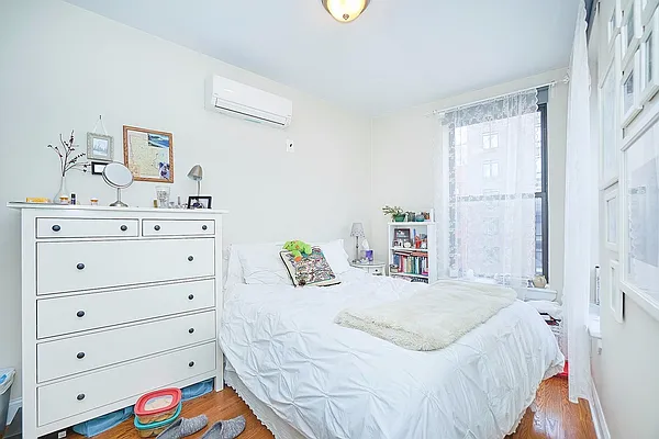 Rented by Keller Williams NYC | media 28