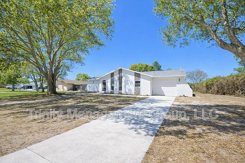 3 bed, 2.0 bath, 1502 sqft, $1,849 — Photo 2