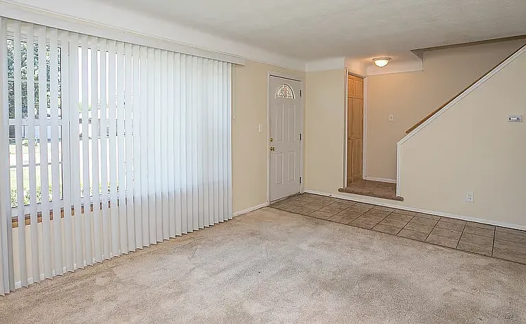 5617 Kenton Ave — Photo 5