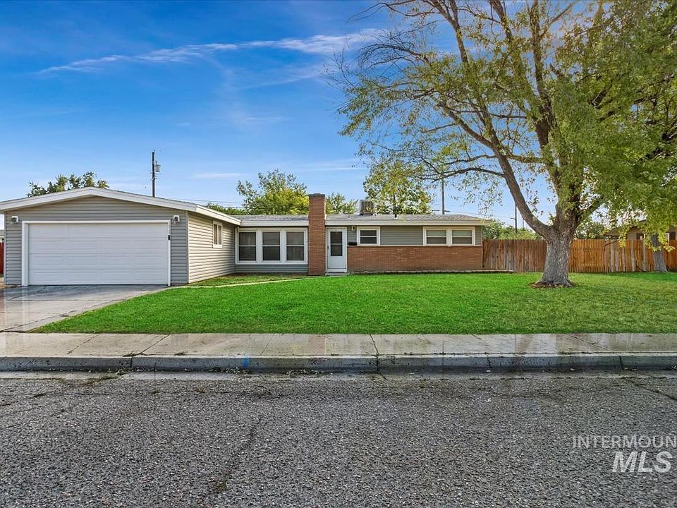 1020 Gridley Dr, Mountain Home, ID 83647 Zillow