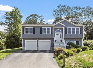 4 Crest Ave, Worcester, MA 01607