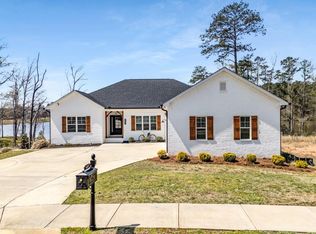 407 Lakeview Way, Lagrange, GA 30241