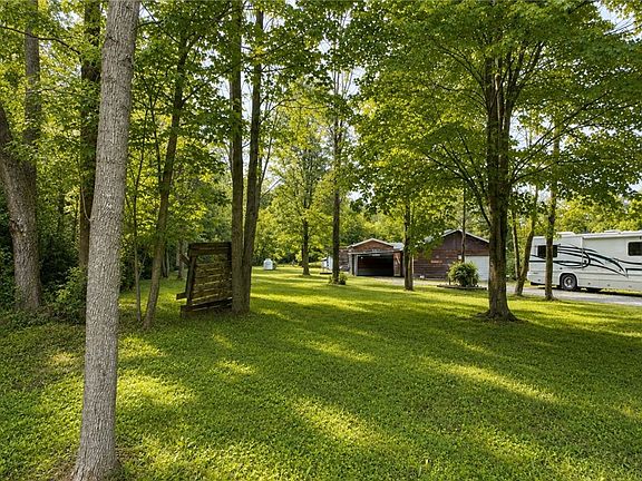 4th image of 4022 Reed Rd W