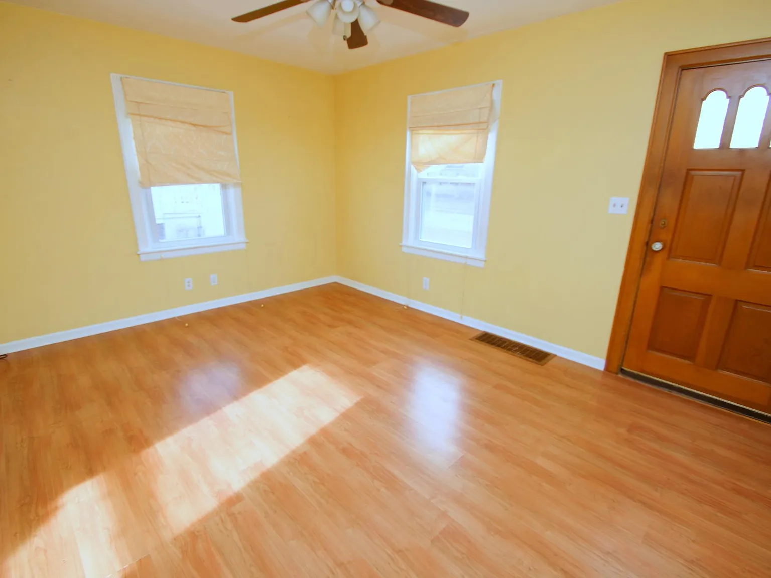 3 bed, 1149 sqft, $1,750 — Photo 2
