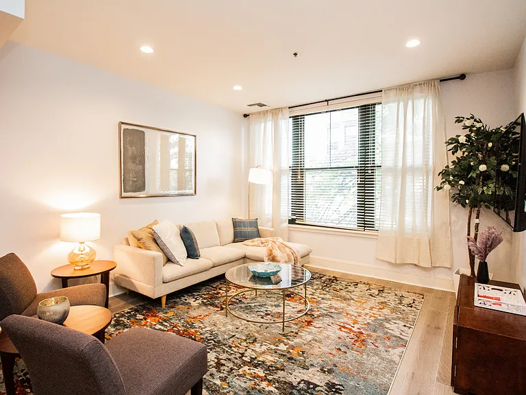 1387 Washington St #203 — Photo 2