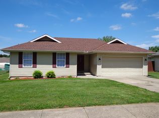 1749 S Farm Rd 123, Springfield, MO 65807