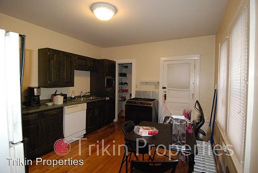 2nd image of 253 Humboldt Ave N