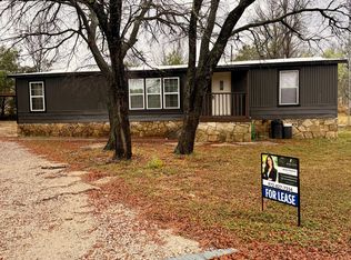 923 Guadalupe River Dr, Granbury, TX 76048