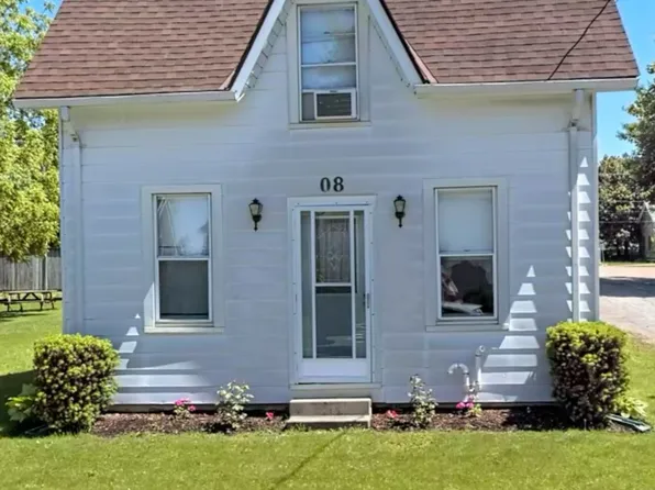 8 West St, Huron East, ON N0K 1W0