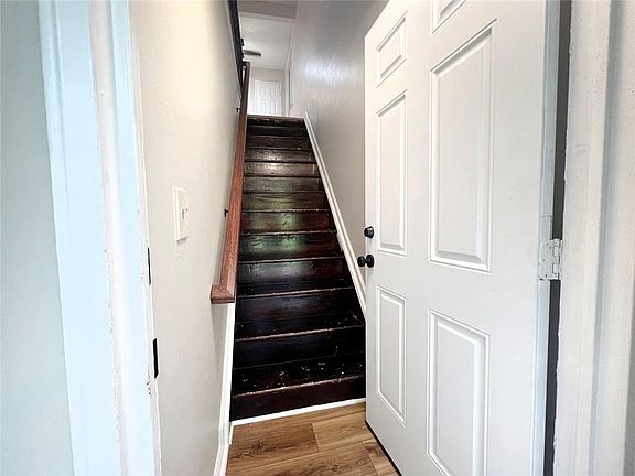 4th image of 3747 Amboy Rd APT 1B