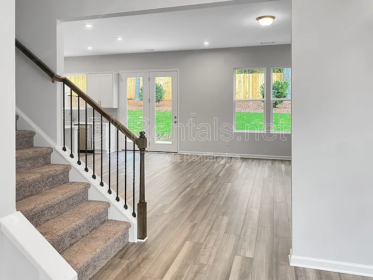 245 Birchwood Row — Photo 4