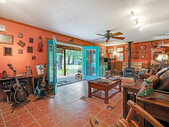 4th image of 2408 Woodcrest Ct