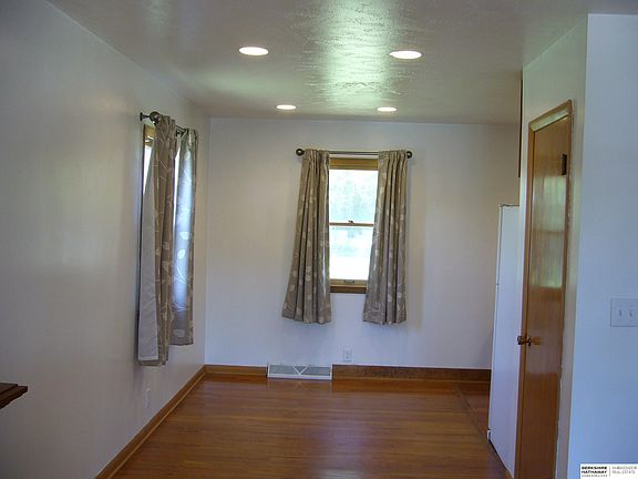 5th image of 127 Kirby Ave