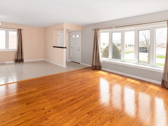 2nd image of 8676 W Ainslie St
