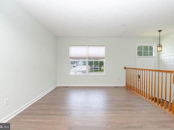 3rd image of 641 Spinnaker Way