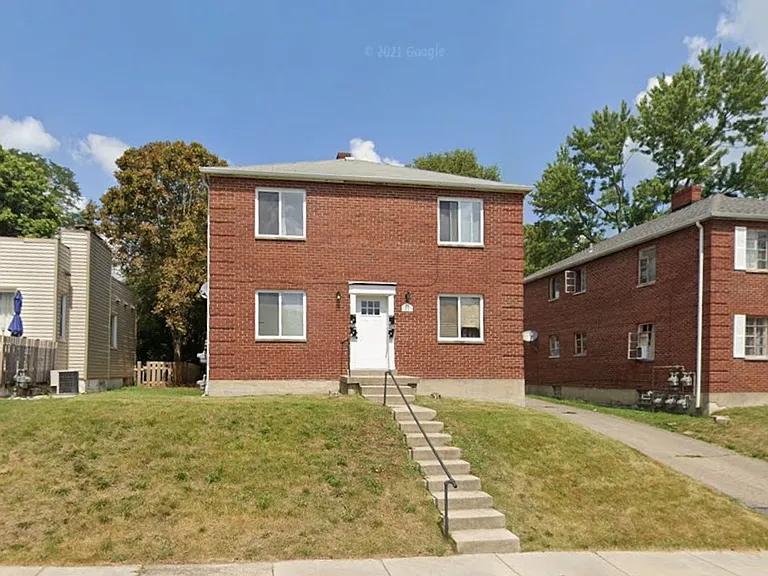411 Ryburn Ave — Photo 9