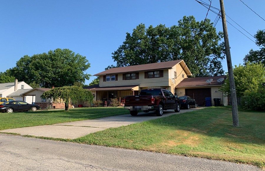 2nd image of 220 Oakdale Dr