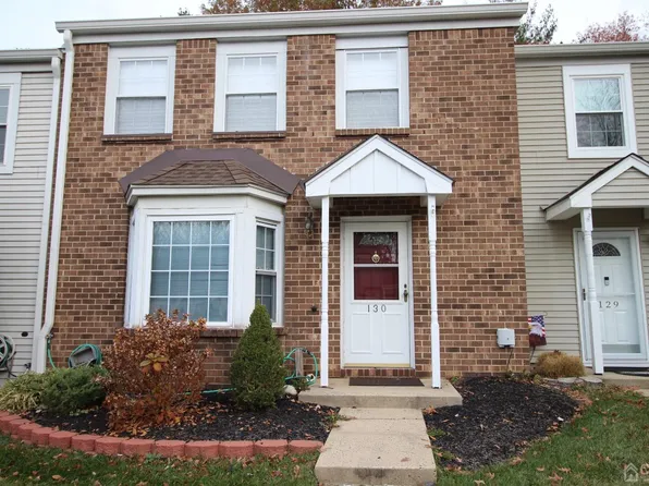 130 Archery Ct, Old Bridge, NJ 08857