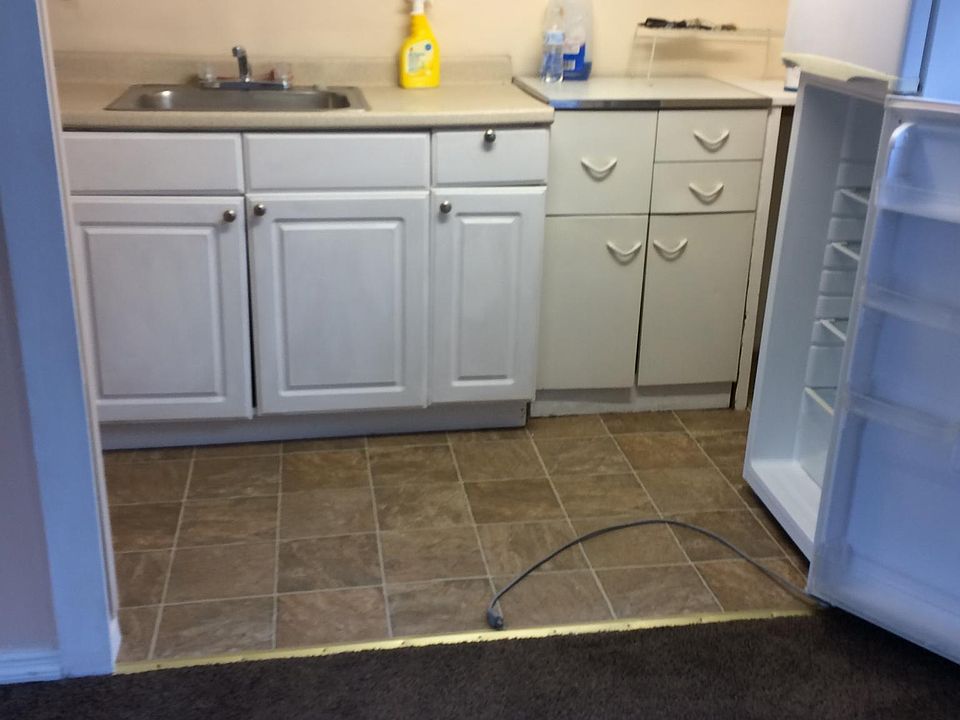 2nd image of 1201 Howells Rd