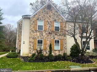 288 Valley Stream Ln, Chesterbrook, PA 19087