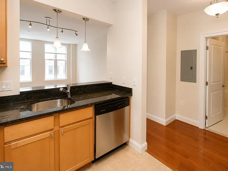 38 Maryland Ave #507 — Photo 14