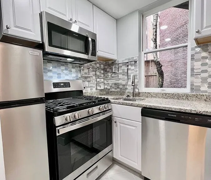1007 New Hampshire Ave NW #2 — Photo 7