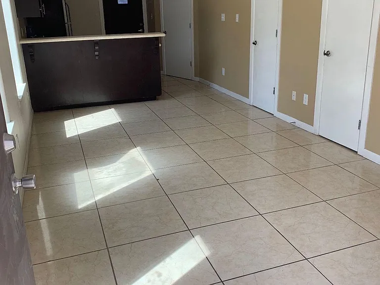 409 E Ulex Ave #C — Photo 9