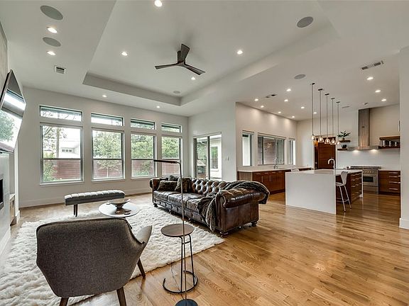 3rd image of 3814 Seguin Dr