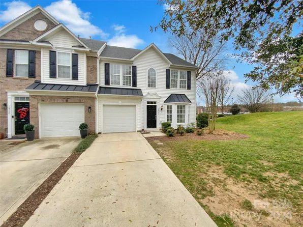 12716 Bullock Greenway Blvd, Charlotte, NC 28277