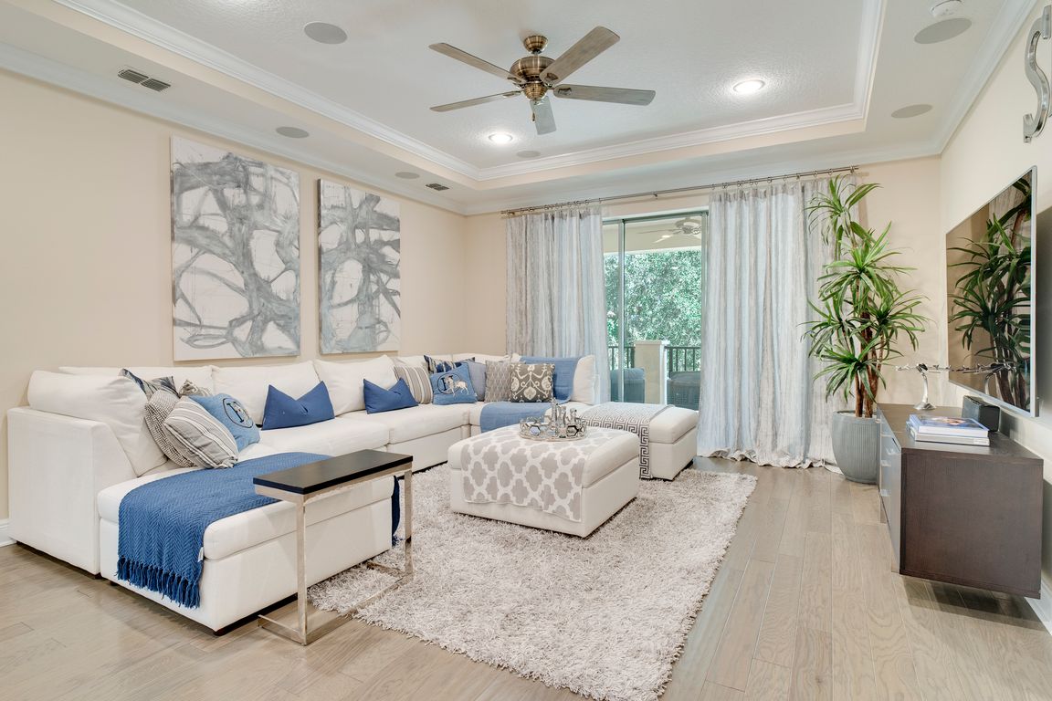 next background image