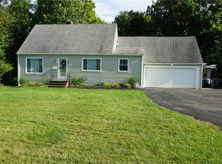 7447 Midland Rd, Independence, OH 44131