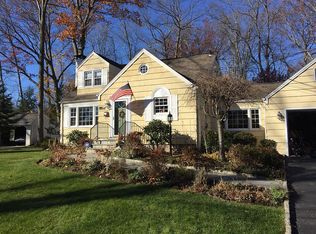 199 Fernwood Rd, Trumbull, CT 06611