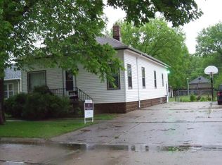 917 W 8th St, Grand Island, NE 68801