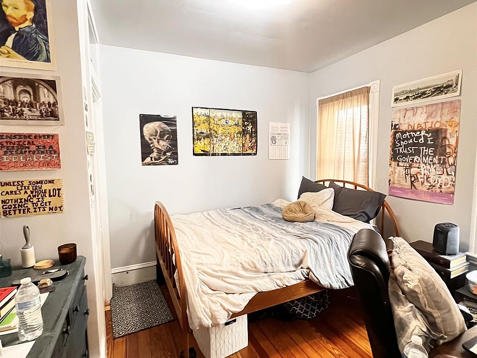 2nd image of 37 Charnwood Rd #1