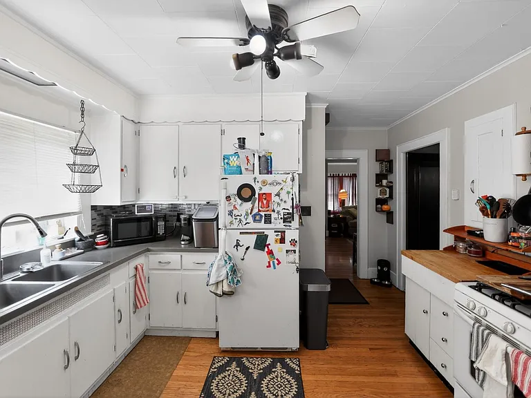 151 Wolcott Ave — Photo 12