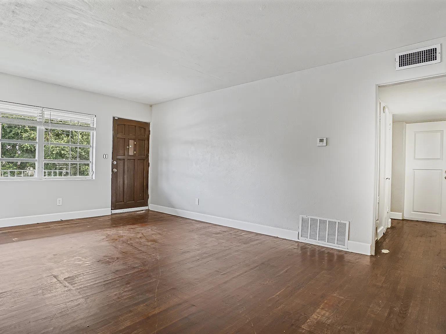 5518 Riviera Drive - 1 — Photo 2