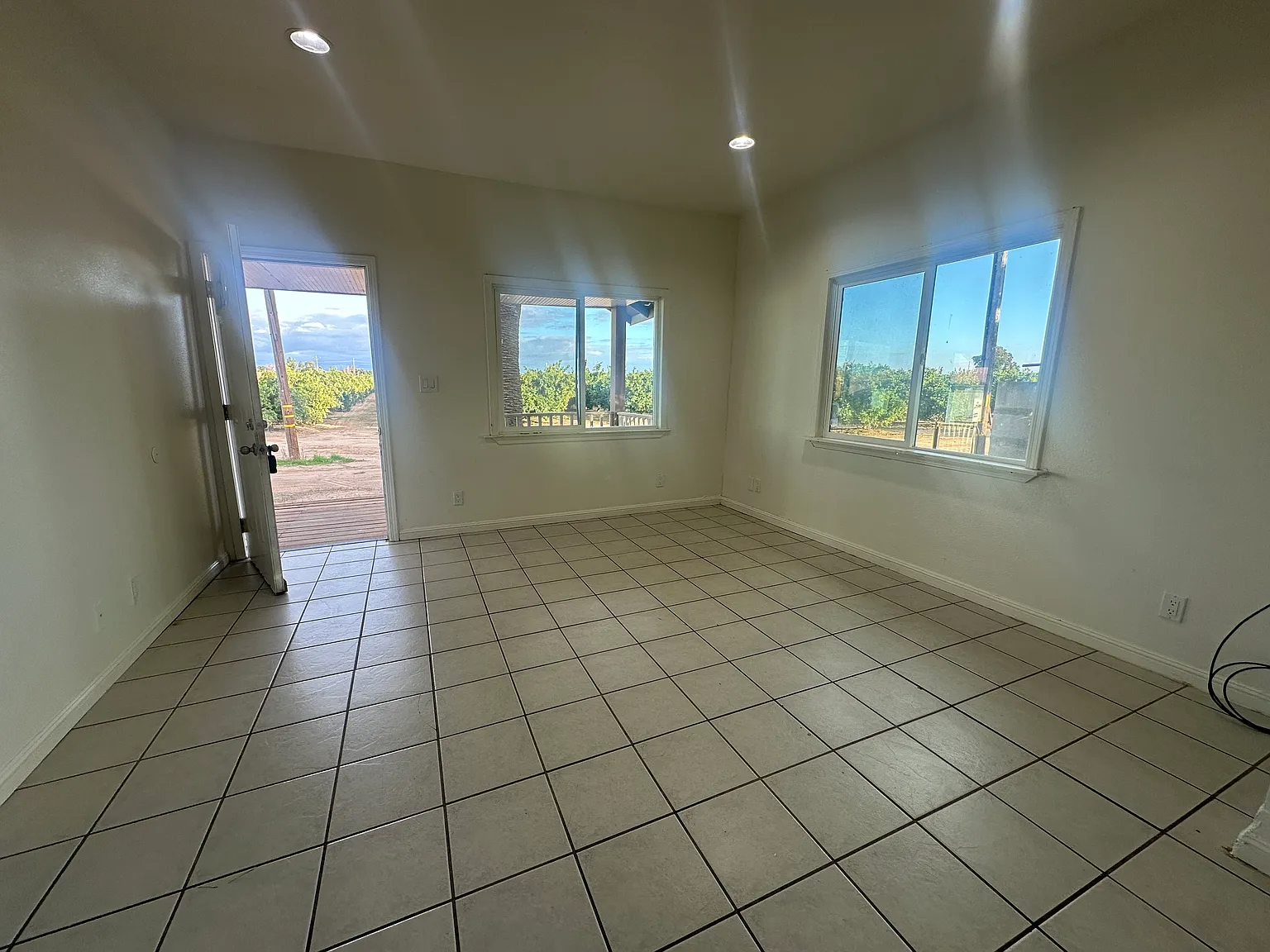 9695 E Tulare Ave — Photo 3
