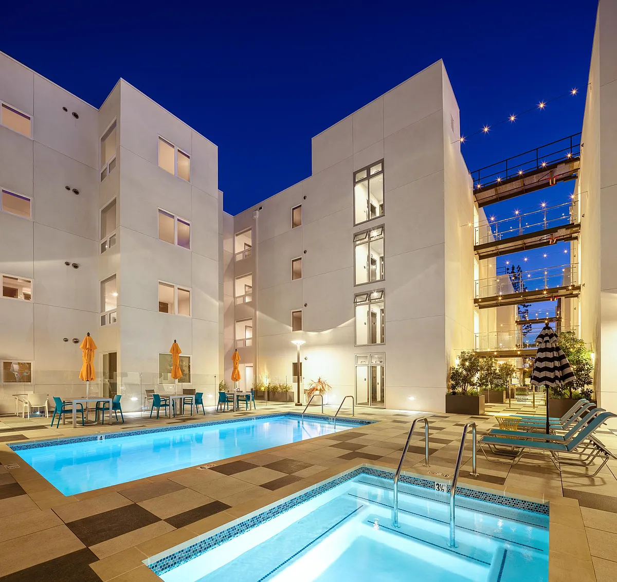 Building Photo - Aspire Northridge