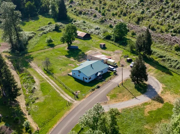 82531 Barbre Rd, Dexter, OR 97431